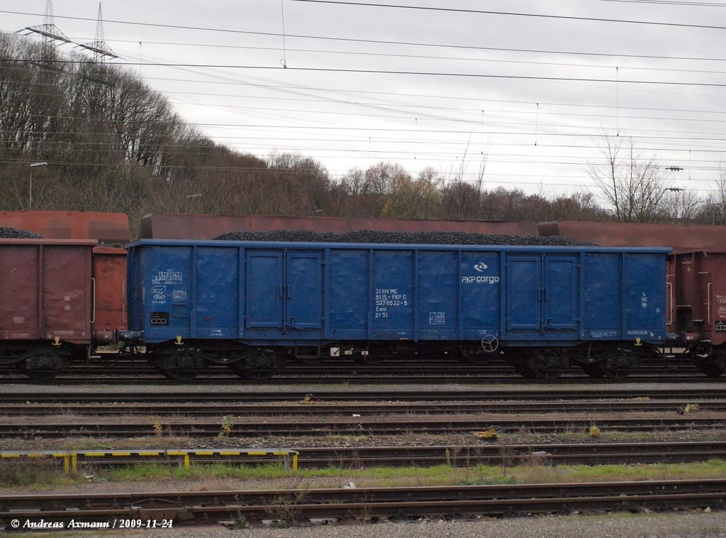 Eaos 31 51 537 0 522-5 der PKP C mit Kohle abgestellt im Bahnhof Plochingen es ist mit anderen Wagen fr das Kohlekraftwerk in Altbach bestimmt. (24.11.2009)