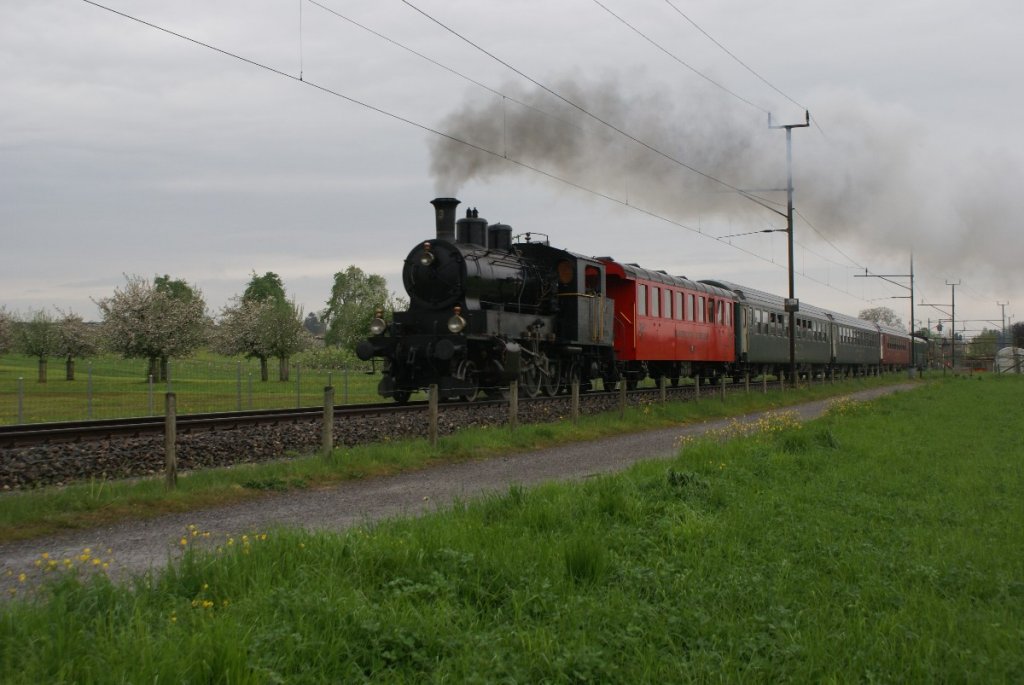 Ec 3/5 3 zieht am 1.5.10 den Shuttlezug Romanshorn-Rorschach von Egnach Richtung Arbon.