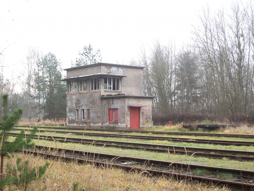 ehemaliges Stellwerk Walzwerk Finow an der Industriebahn Eberswalde am 18.12.2008