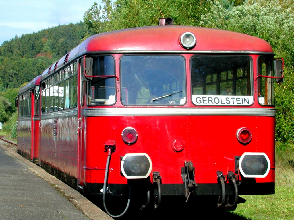 Eifelquerbahn,  Uerdinger  im Bahnhof Daun