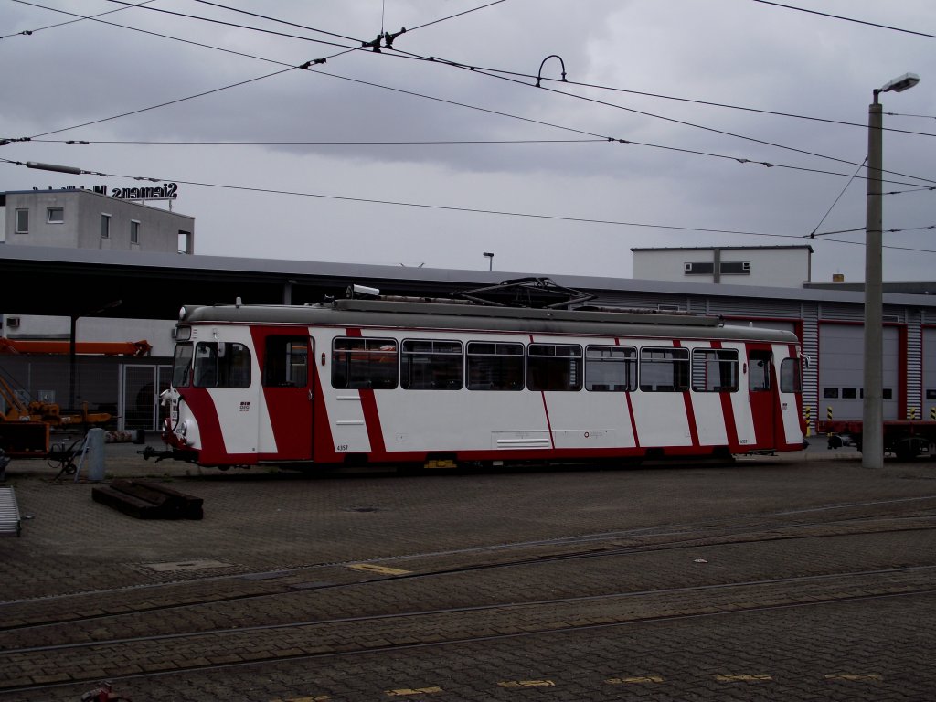 Ein OEG Rasttter in Kfertal OEG Bahnhof am 19.07.11 von Bahnsteig aus geknipst 