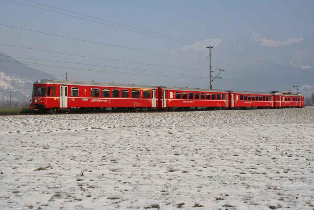 Ein Pendelzug mit dem ABDt 1713 verlsst am 14.2.10 Igis in Richtung Zizers.