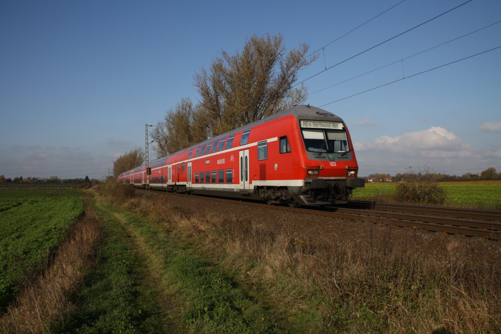 Ein RE4 bei Meerbusch-Osterrath.