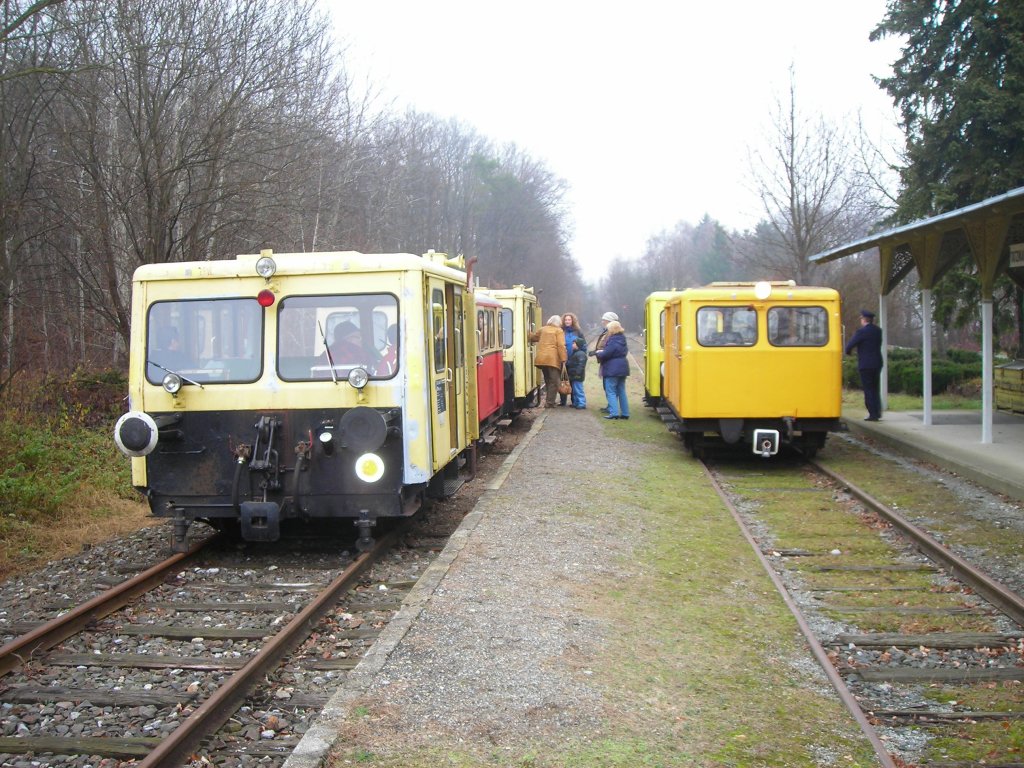 Eine Zugkreuzung in Bad Tatzmannsdorf.6.12.09