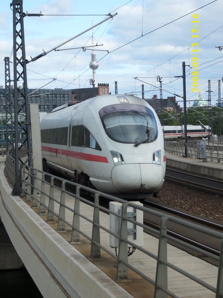 Einfahrender ICE-TD 605 016 nach Dnemark am 13.September 2008 bei der Einfahrt in den Berliner Hbf.