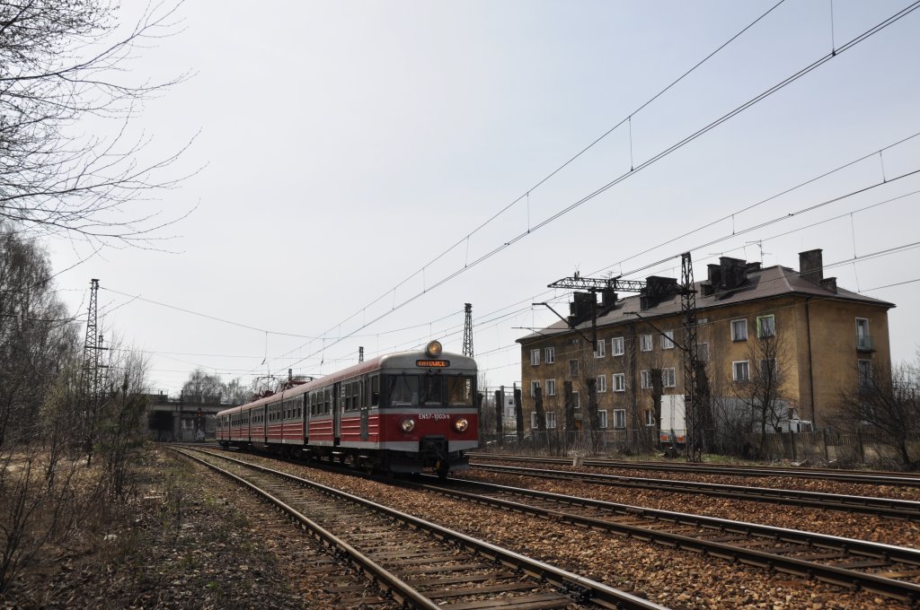 EN57 1003 bei Katowice-Ligota (10.04.2012)