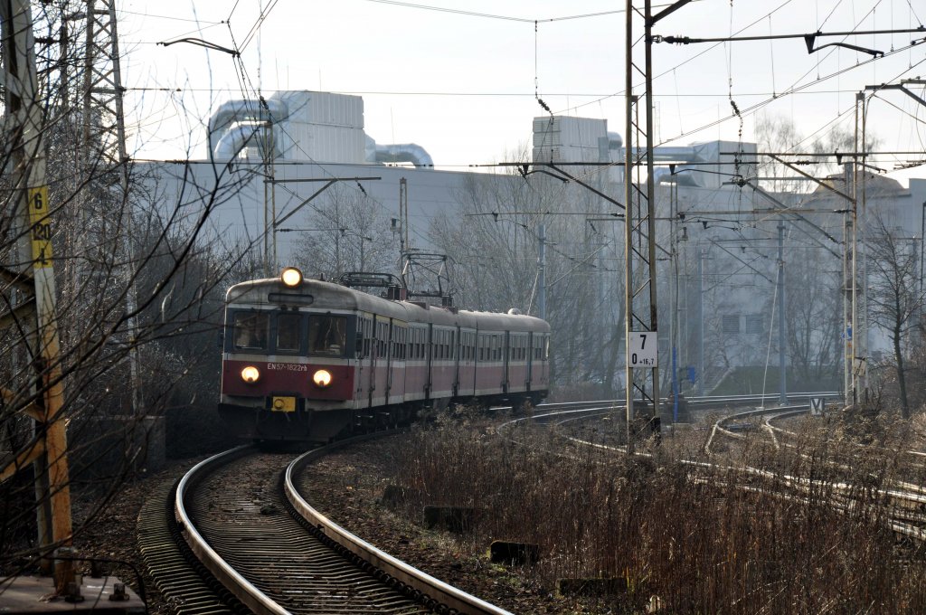 EN57 1822 in Katowice-Ligota (02.01.2012)