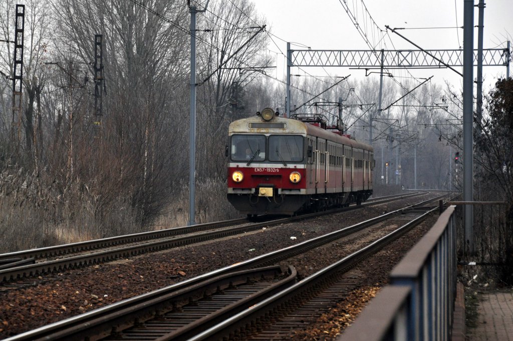 EN57 1932 in Katowice-Piotrowice (29.12.2011)