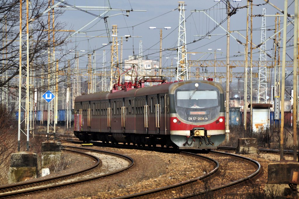 EN57 2034 in Katowice-Ligota (02.01.2012)