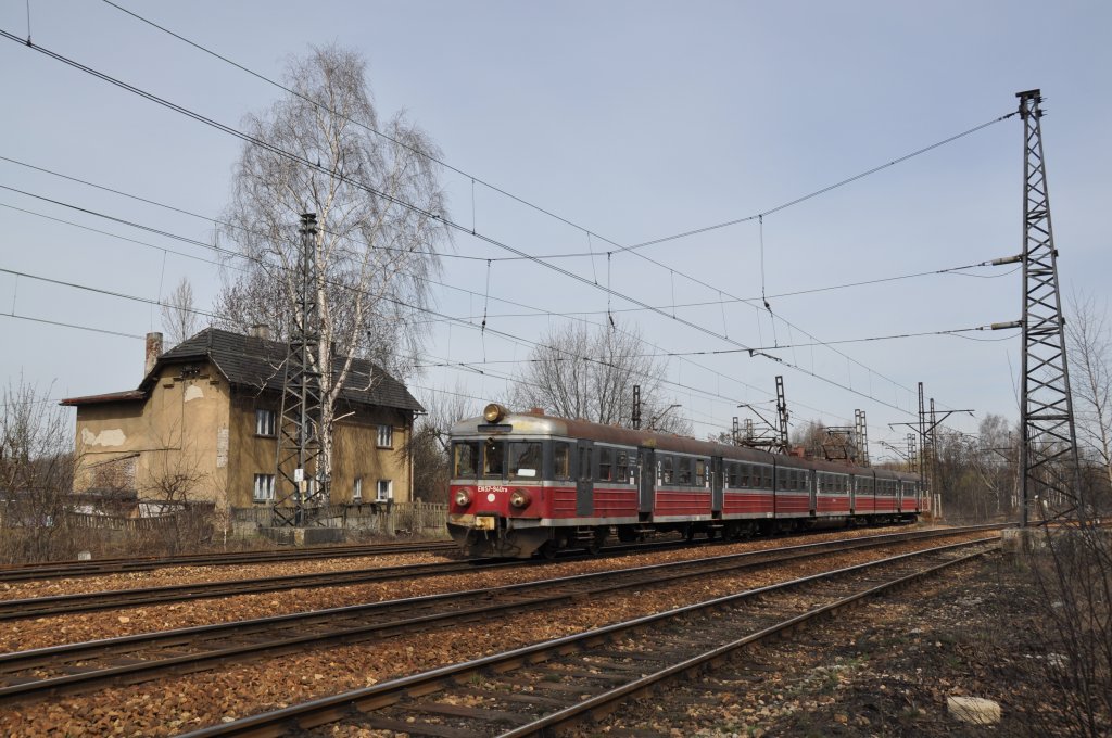 EN57 bei Katowice-Ligota (10.04.2012)