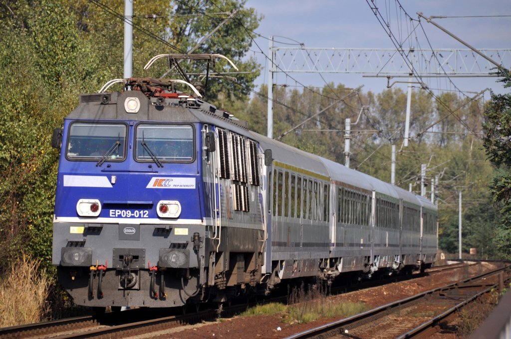 EP09 012 Katowice-Piotrowice mit ihrem IC nach Wien (12.10.2012)