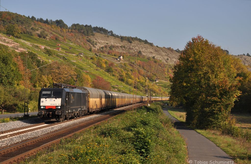 ES 64 F4 - 027 mit Autozug am 11.10.2012 bei Gambach