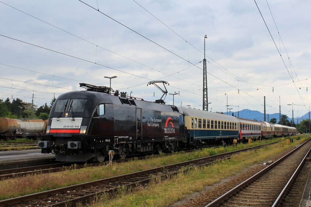 ES 64 U2 - 012 / 182 512 mit dem TEE von Prtschach nach Berlin beim Halt in Freilassing. Aufgenommen am 26. Mai 2013.