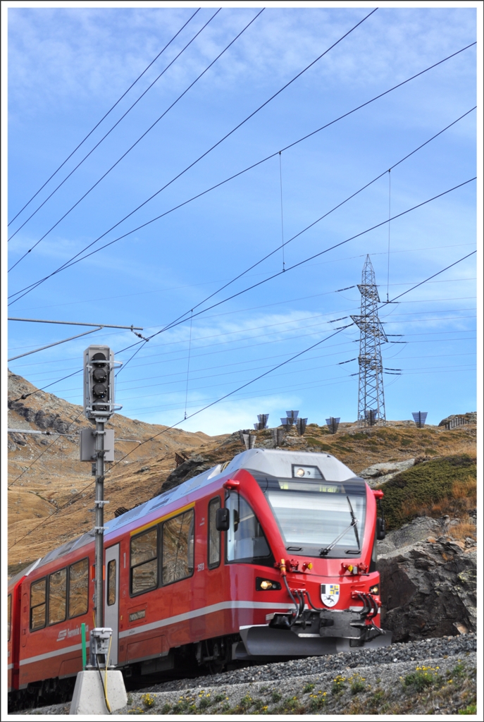 Es ist nicht alles Natur pur am Berninapass, denn ohne Strom geht heutzutage nix. (11.10.2012)