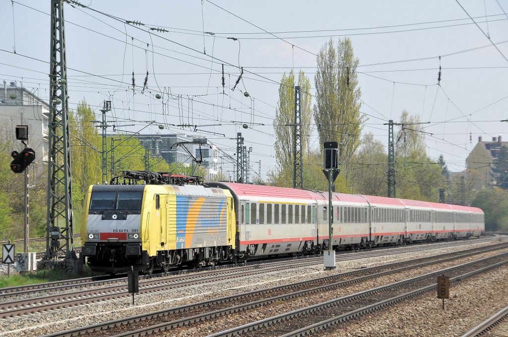 ES64 F4-091 am 25.04.10 mit EC 88 aus Milano am Heimeranplatz