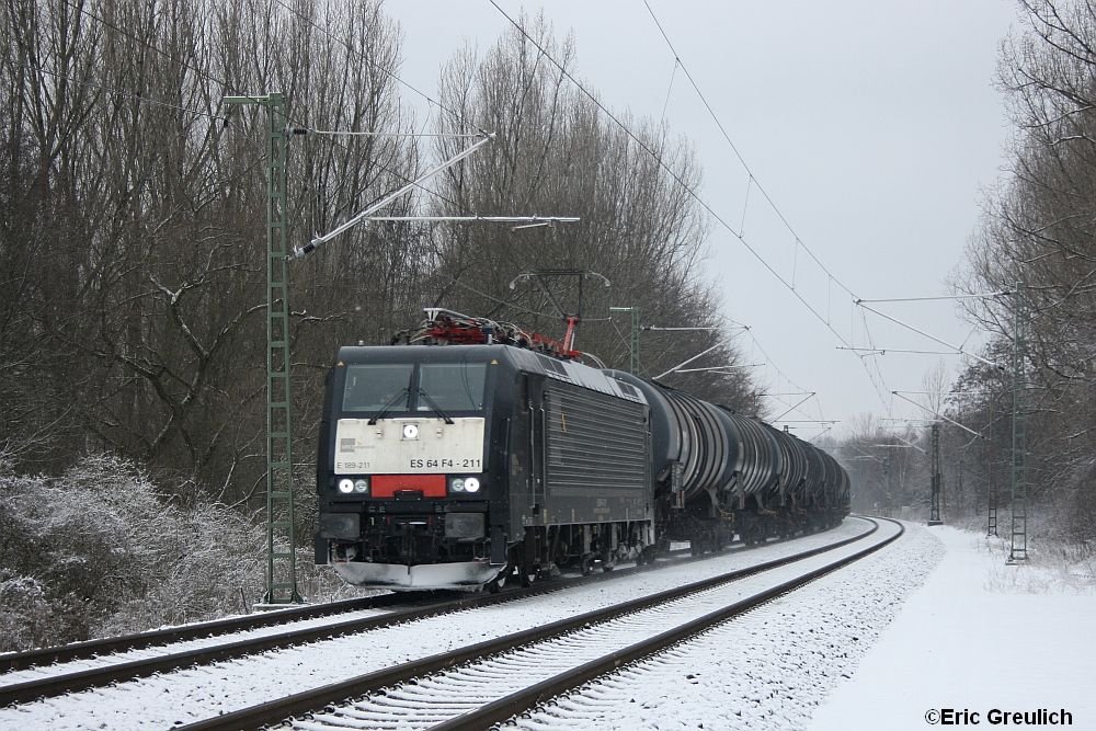 ES64F4-211 in Hannover-Misburg am 30.1.2010.