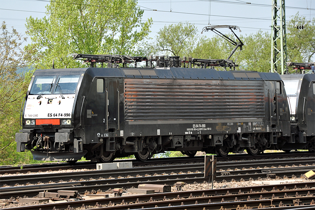 ES64F4-990 (189 090) im Bf Linz - 06.05.2013