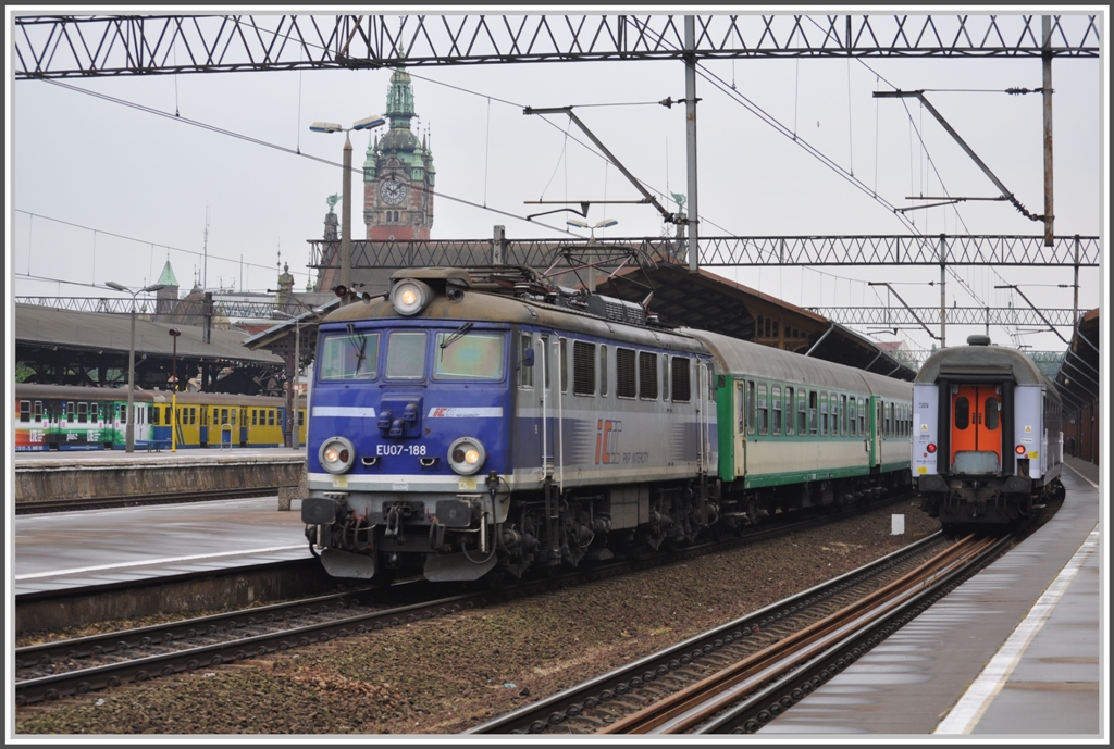 EU07-188 in Gdansk Glowny. (06.06.2012)