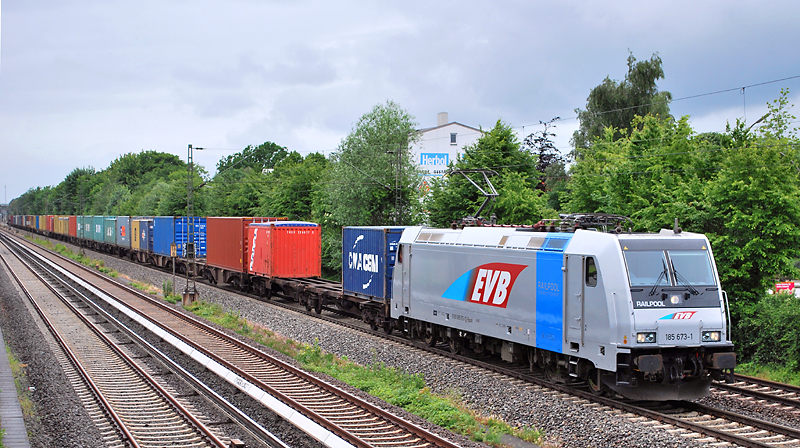 EVB 185 673 mit Containerzug Richtung Hamburg-Harburg am 19.6.2010.