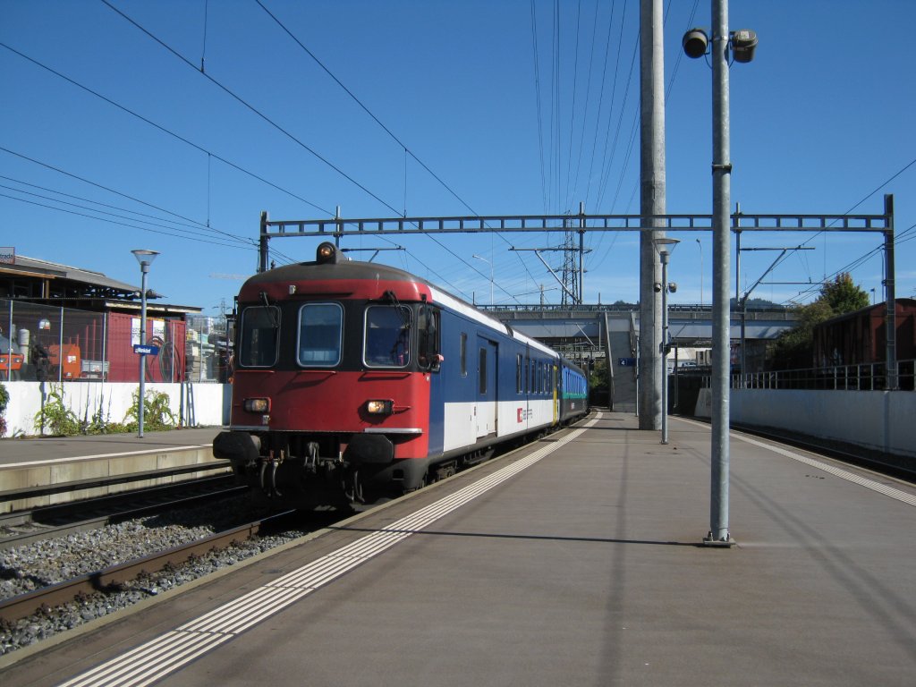 EW II Bdt mit IR 3222 bei Durchfahrt im Bahnhof Bern Wankdorf, 03.10.2010.