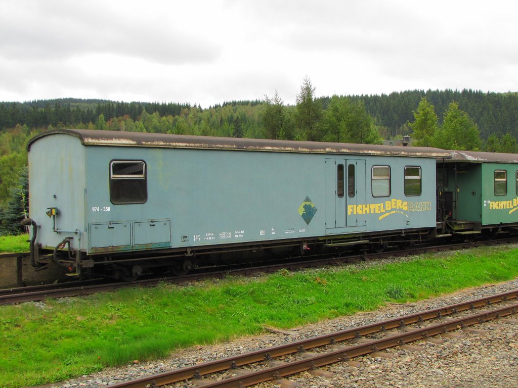 Fichtelbergbahn 974-350 in Hammerunterwiesenthal; 13.09.2011