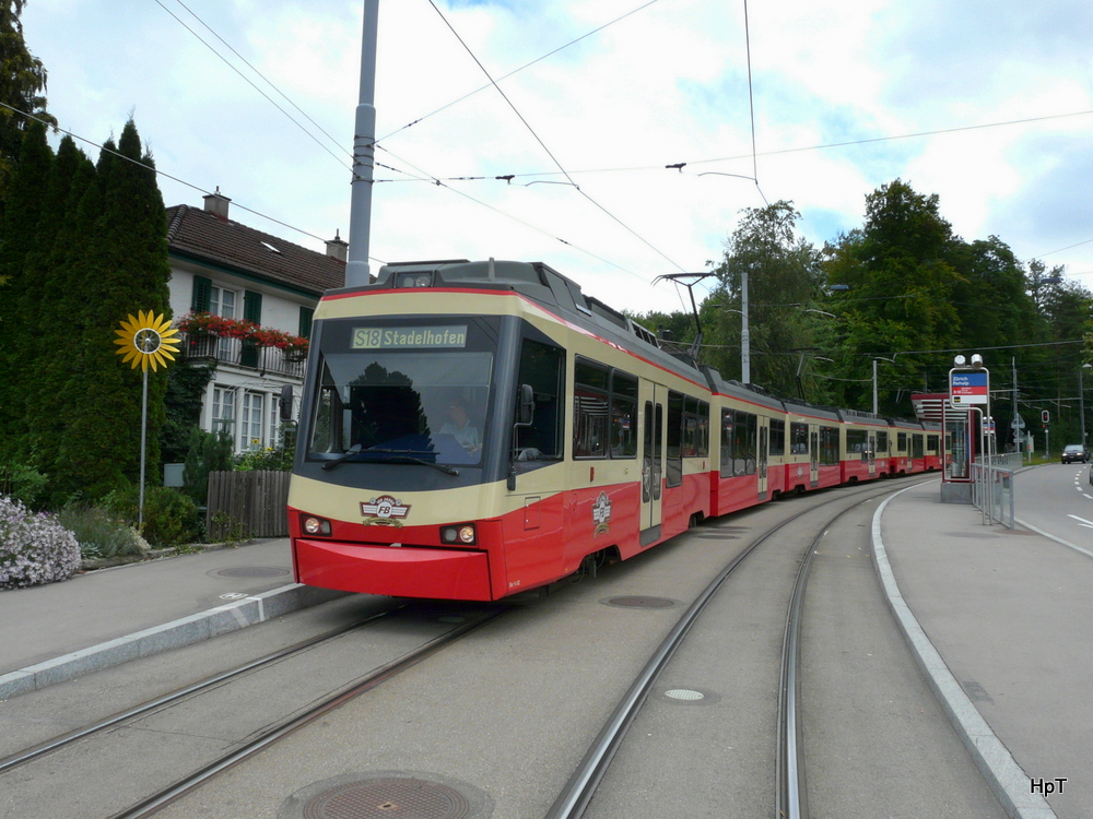 Forchbahn - 100 Jahr Feier .. Triebwagen Be 4/6 62 mit weiteren Triebwagen Be 4/6 in der Haltestelle Rehalp in Zrich am 02.09.2012 