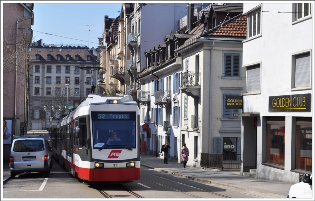  Golden Club St.Gallen mit S-Bahn Anschluss, Nr 31 beim Spisertrli. (24.03.2011)