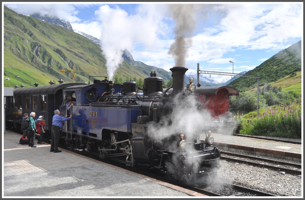 HG 3/4 DFB 1 steht mit Zug 131 abfahrbereit in Realp. (21.07.2011)