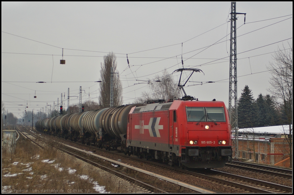 HGK 185 605 mit einem Kesselwagenzug am 12.02.2013 Hhe Berlin-Karow