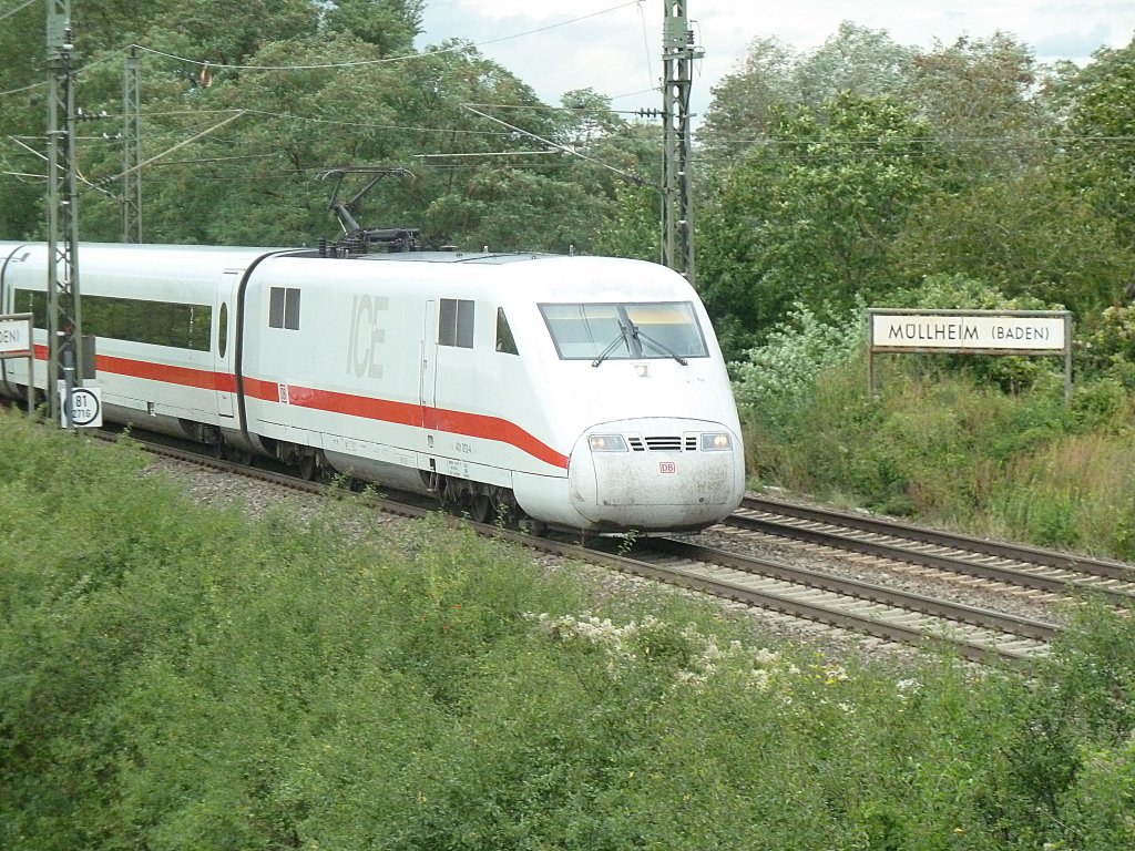 Hier der 401 072-4 als ICE ___ kurz nach Mllheim (Baden). (25.08.2012)