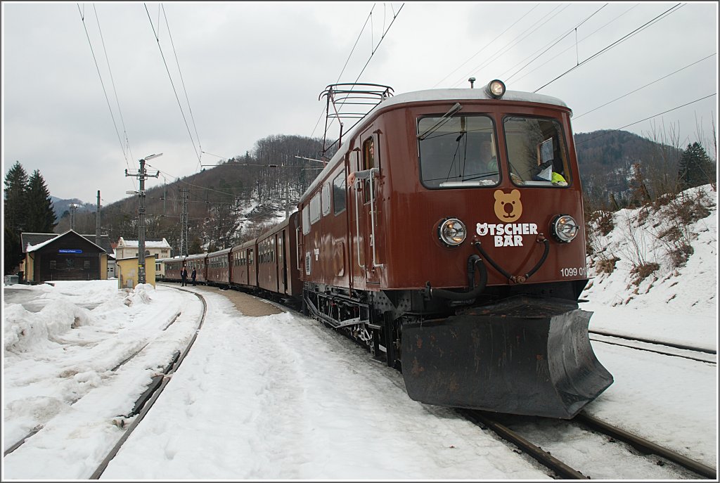 Hier ein weiteres Bild des REX 6807 am 20.02.2010 im Bhf. Kirchberg.