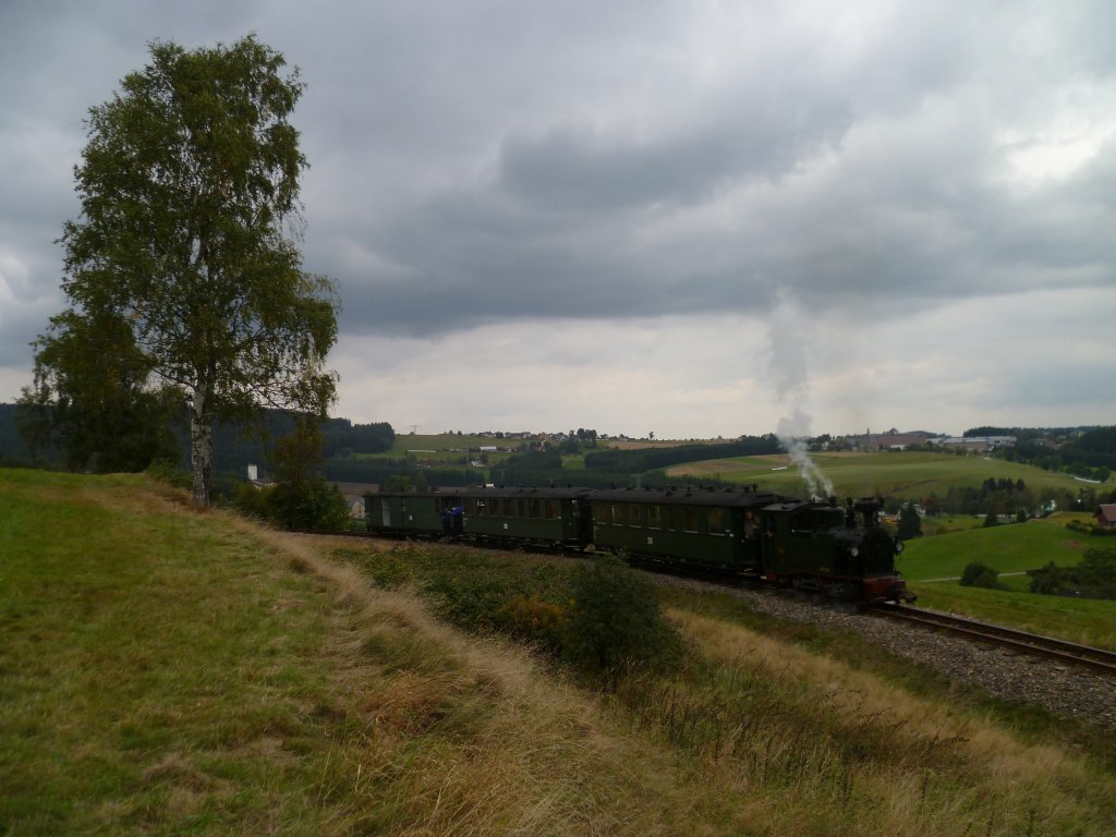 I K Nr54 war am 22.09.12 zu Gast bei der Museumsbahn Schnheide. Hier bei der Einfahrt in Schnheide.