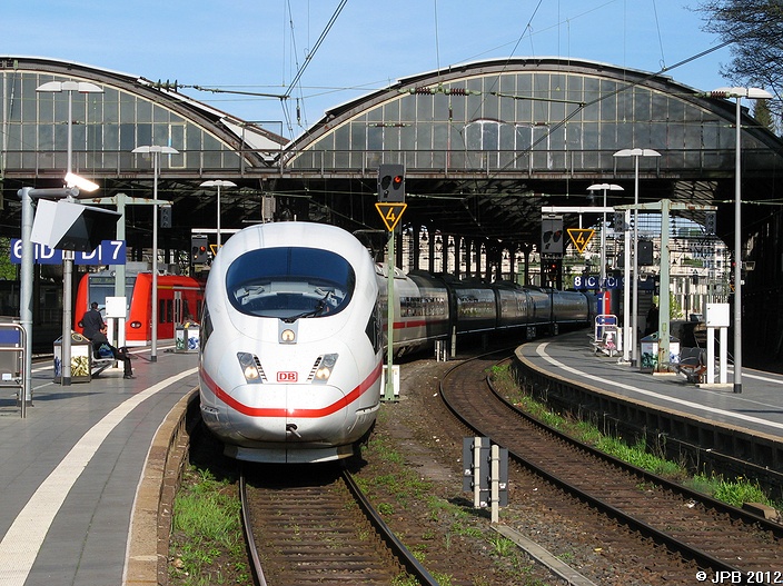 ICE 3 Tz 4604 in Aachen Hbf am 06.04.2011