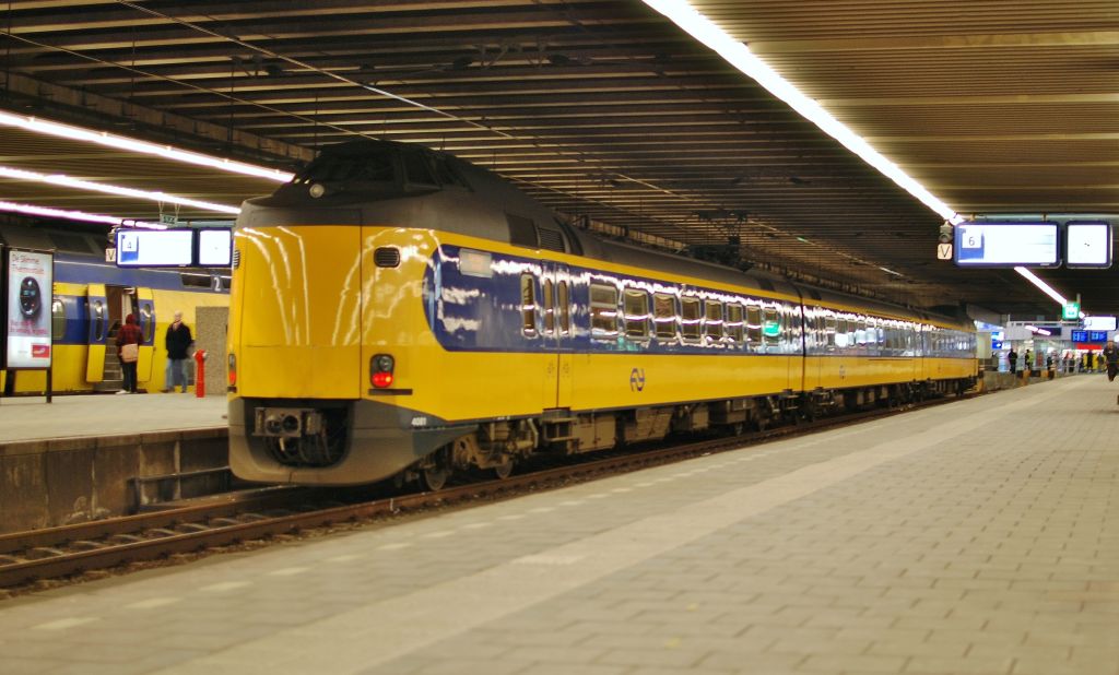 ICM 4081 wartet auf verstrkung in Bf Den Haag am 27 01 2011.