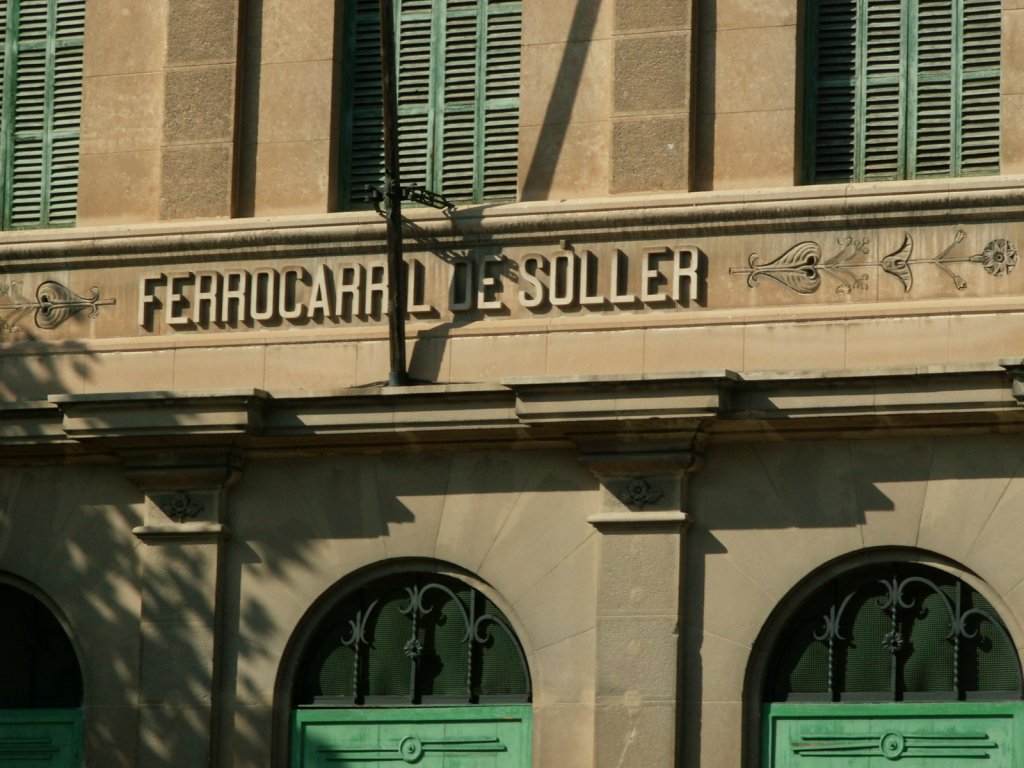 Inschrift am Sllerbahnhof in Palma.23.10.09