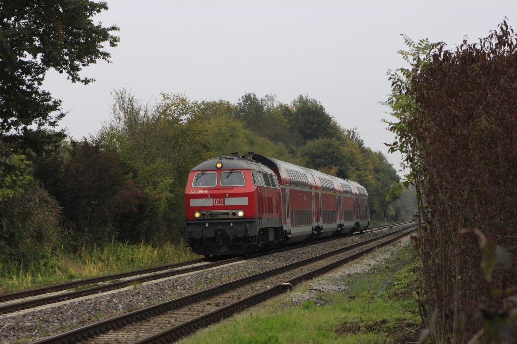 IRE 4225 Stuttgart - Lindau, aufgenommen zwischen Ravensburg und Meckenbeuren, am Haltepunkt Oberzell, an diesem Morgen hielt sich der Nebel recht lange im Schussental ( 15.10.2011 )