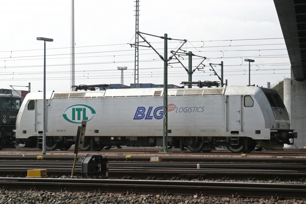 ITL 185 562 mit Werbung fr die BLG steht am 30.3.10 abgestellt im Gterbahnhof Alte Sderelb Hamburg