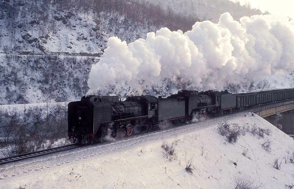  JS 5327 + JS 5284  bei Dayancha  05.01.93