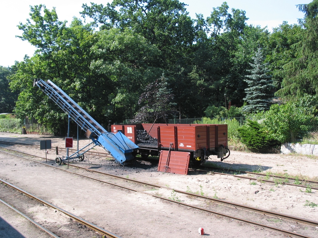 Kleinbahnathmosphre im Bahnhof Ghren. Aufgenommen am 12.Juli 2009.