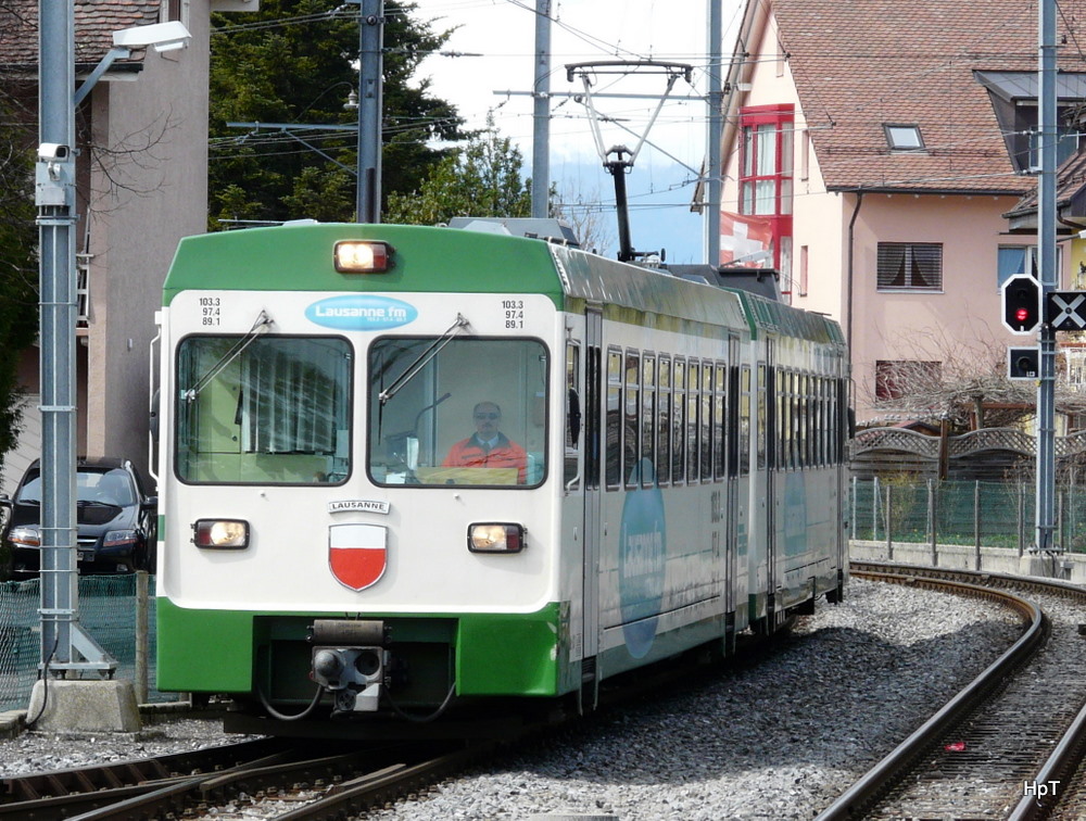 LEB - Einfahrender Regio von Lausanne mit dem Triebwagen Be 4/8 31 (Lausanne) im Bahnhof Echallens am 24.03.2010