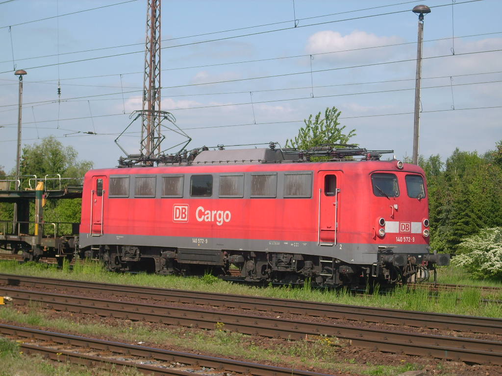 Lokfhrer wechsel im Bahnhof Priort am 22.05.2010 mit lehren Autozug 