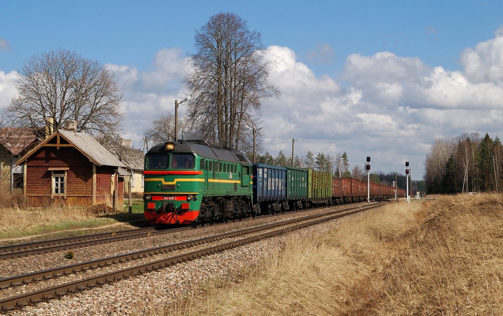 M62-1638 mit Gterzug in Usma (30.04.2013)