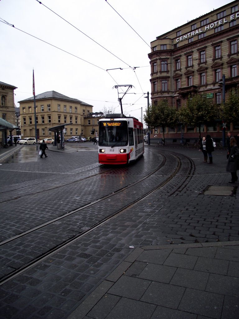 Mainzer Straenbahn unterwegs auf der Linie 50 in Mainz Hbf am 30.10.12 