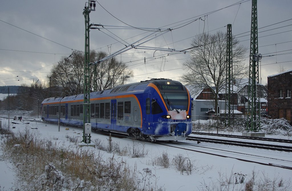 Melde mich zurck aus der Feiertags-Pause. Dieser gefrostete Cantus-Flirt wollte seine Betriebsnummer lieber fr sich behalten. Aufgenommen am 09.12.2010 am B Eltmannshausen/Oberhone.