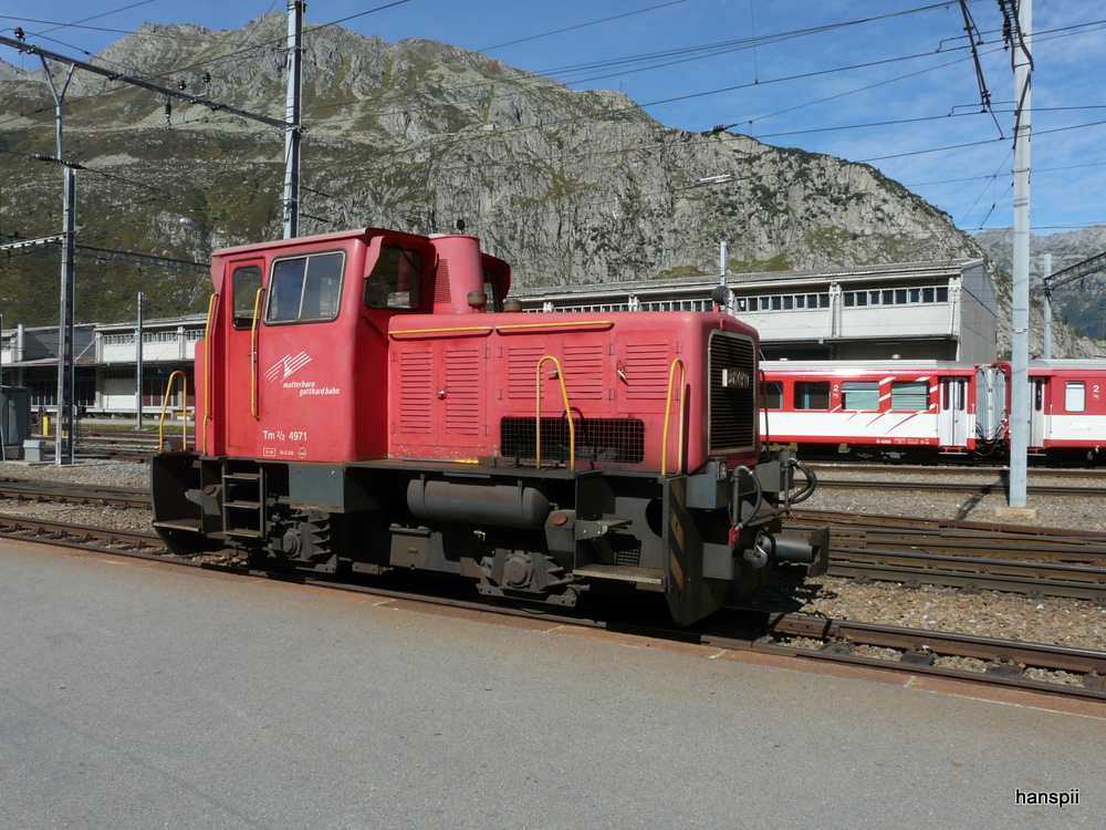 MGB - Tm 2/2 4971 im Bahnhof in Andermatt am 20.09.2012