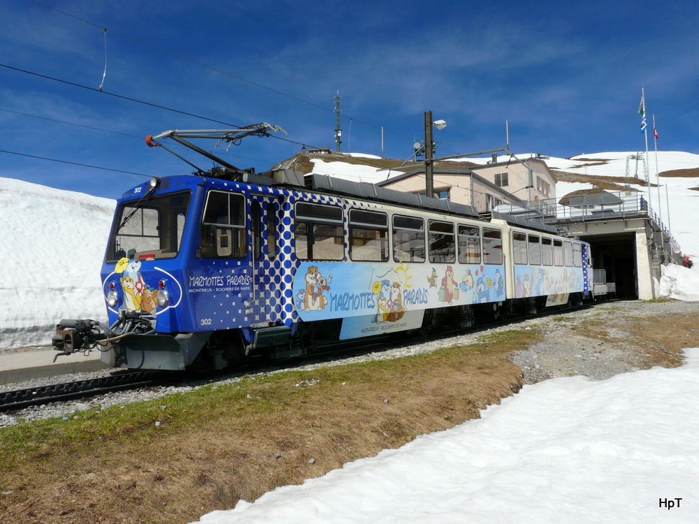 MGN Goldenpass - Triebwagen Bhe 4/8 302 auf dem Rochs de Naye am 11.05.2012