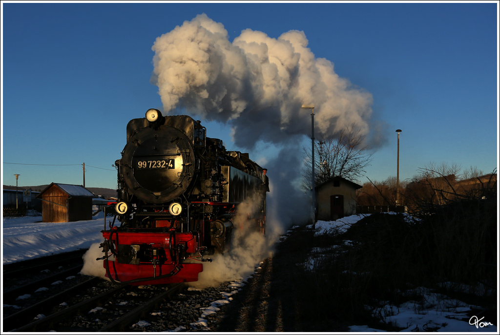 Nach dem bekohlen, dampft 99 7232 durch den Bahnhof Gernrode, von wo aus es anschlieend mit dem Zug 8961 nach Harzgerode ging. 
5.3.2013