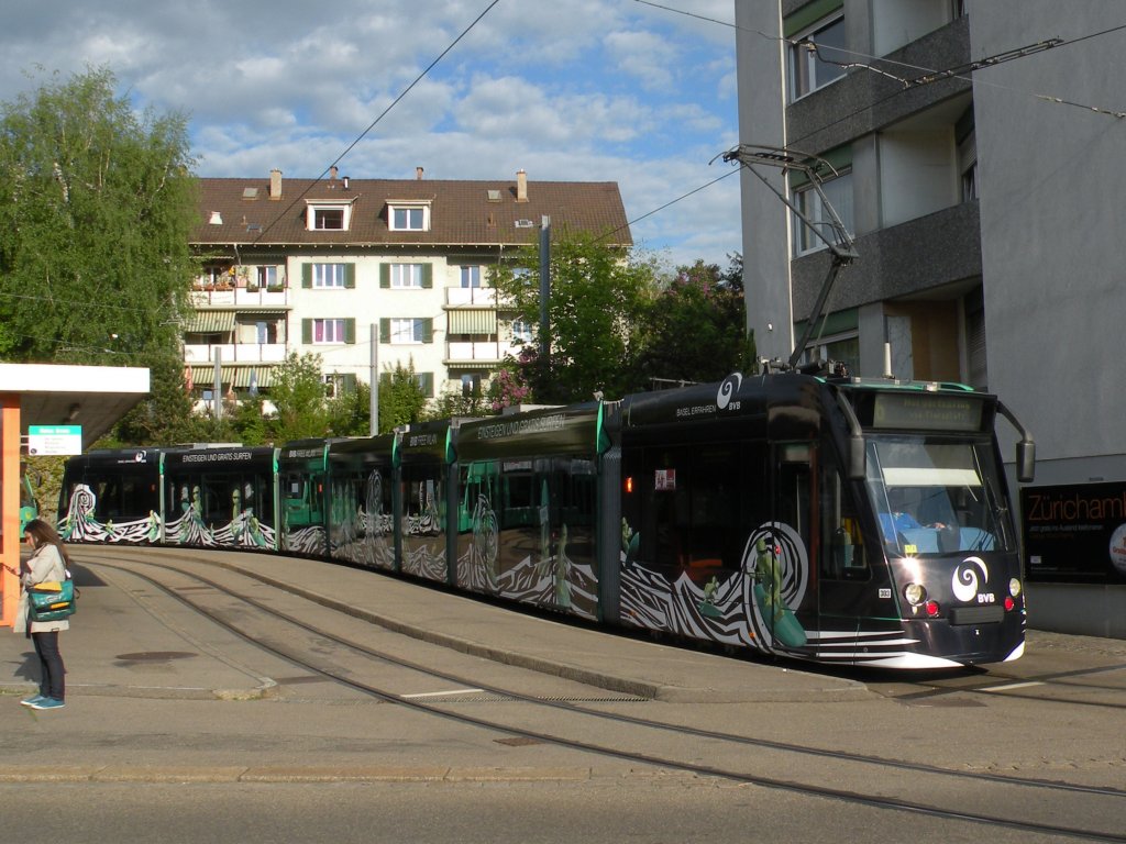 Neu machen die BVB Tests mit Free Wlan. Im Combino mit der Betriebsnummer 303 und im Mercedes Citaro Bus mit der Betriebsnummer 722 kann man bis zum Herbst frei ins Internet. Die Aufnahme stammt vom 03.05.2012.