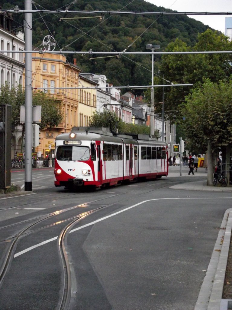 OEG Dwag GT8 in Heidelberg am 17.09.11 in Farbe auf den Weg nach Dossenheim bzw. Schriesheim da auf der Strecke zwischen Weinheim und Schriesheim 2 Gleisig ausgebaut wird. 