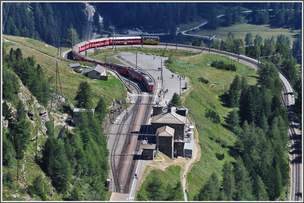 R1656 fhrt in Alp Grm ein. (11.08.2012)